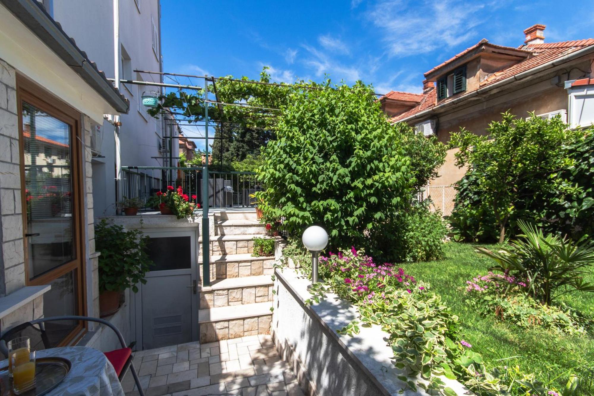 Marjan Hill 3-Br Apt,5 Guests Private Garden Near Beach Split Zewnętrze zdjęcie